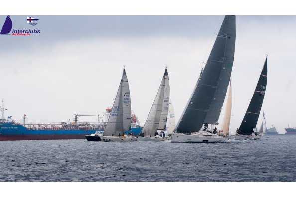 Los líderes no fallan en la novena prueba organizada por el Royal Gibraltar Yacht Club.