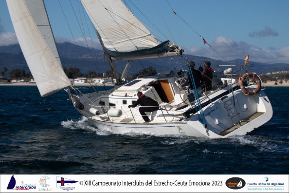 Kea en ORC A, Altarik IV en ORC B, Salina Tres en Club y Ceuta Emociona en Reducida ganan la primera prueba del XIII Campeonato Interclubs del Estrecho-Ceuta Emociona en el Royal Gibraltar Yacht Club.